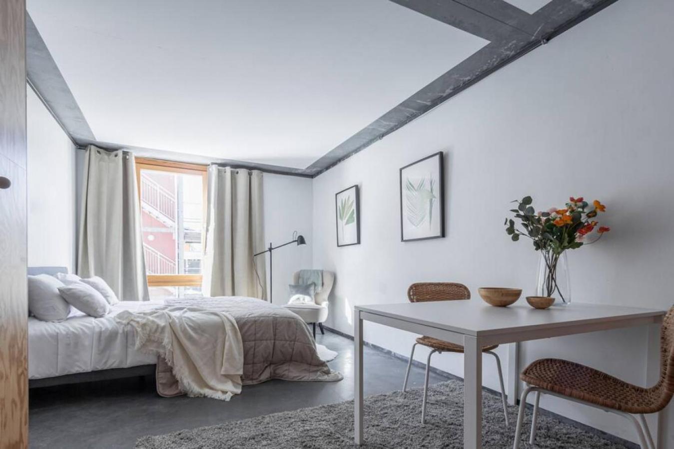 Comfy Easy To Commute Apartment